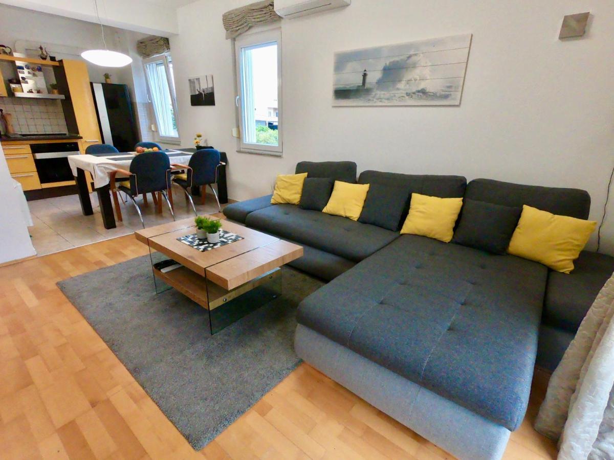 Sunny Apartment By The Beach Kaštel Štafilić 외부 사진