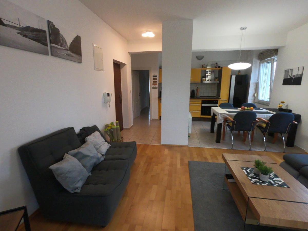 Sunny Apartment By The Beach Kaštel Štafilić 외부 사진
